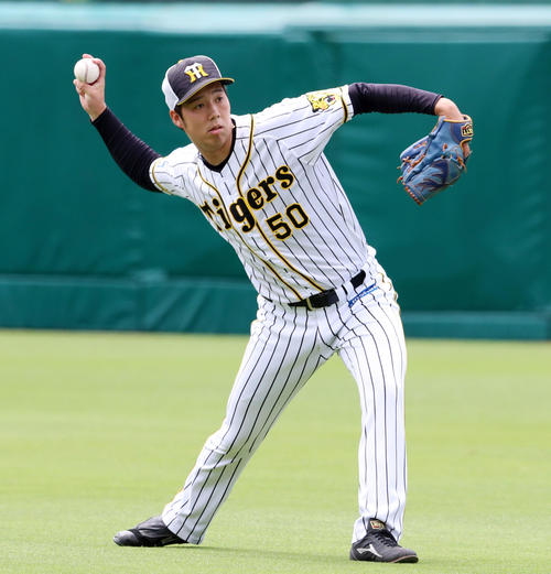 投手の指名練習に参加しキャッチボールする青柳（撮影・加藤哉）