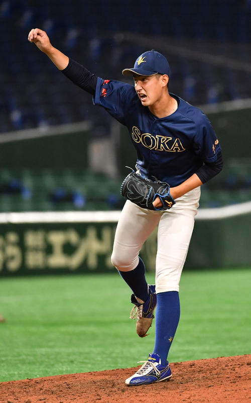 大工大対創価大　力投する創価大・望月（撮影・柴田隆二）