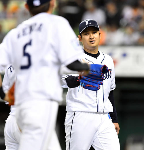 西武対巨人　4回を投げ1安打無失点と役目を終えた西武の先発佐野（撮影・たえ見朱実）