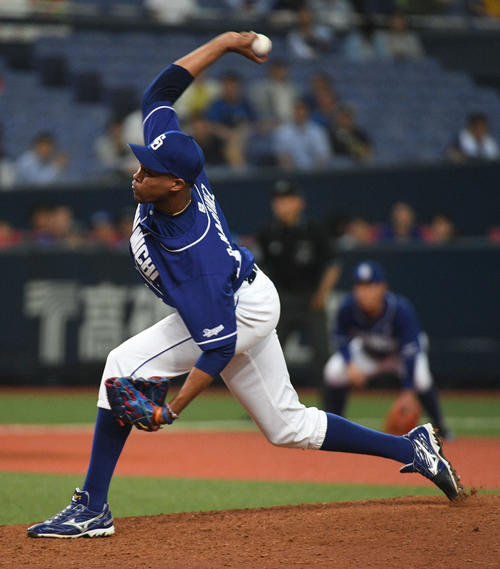 オリックス対中日　最後を締めたR・マルティネス（撮影・渦原淳）
