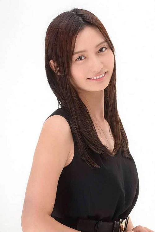 アシスタントを務める日本野球連盟公認、社会人野球サポーターの田中優美さん
