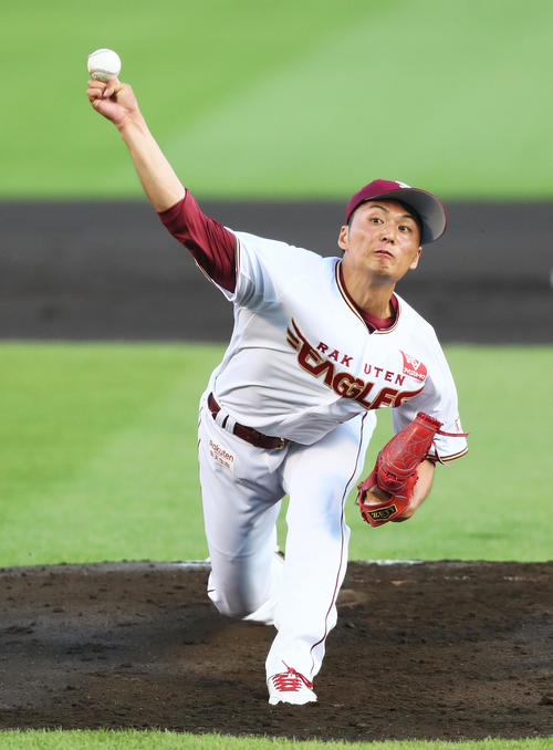 楽天対ヤクルト　楽天先発の熊原（撮影・足立雅史）