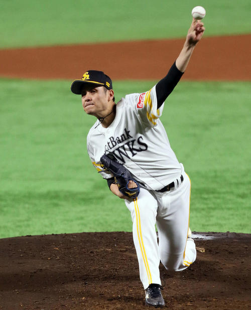 ソフトバンク対阪神　阪神打線を相手に力投する大竹（撮影・栗木一考）
