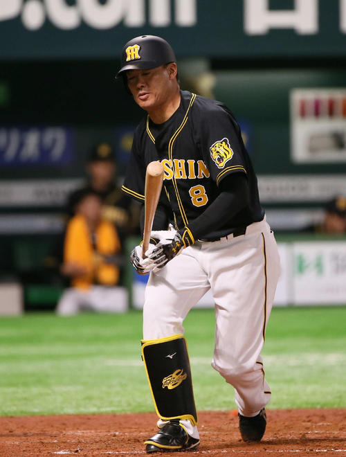 ソフトバンク対阪神　4回表阪神2死、福留孝介は空振り三振に倒れる（撮影・栗木一考）