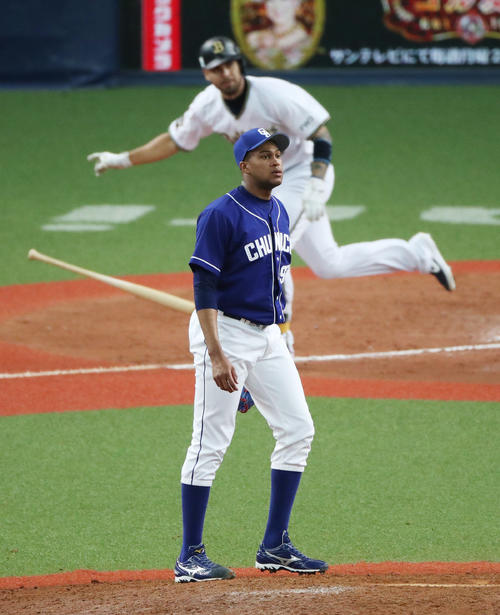オリックス対中日　9回裏オリックス2死二、三塁、ロメロにサヨナラ打を浴びるマルティネス（撮影・前田充）