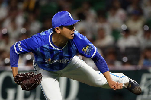 ソフトバンク対DeNA　ソフトバンク打線を相手に力投する今永昇太（撮影・栗木一考）