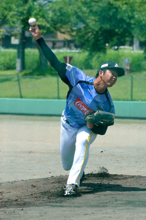 群馬戦に向け、調整する長谷川