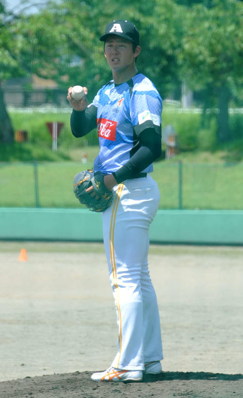 群馬戦に向け、調整する長谷川
