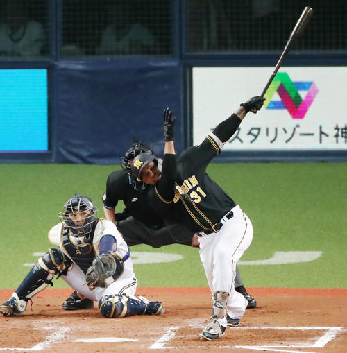 オリックス対阪神　7回表阪神1死二塁、マルテは左前適時打を放つ（撮影・加藤哉）