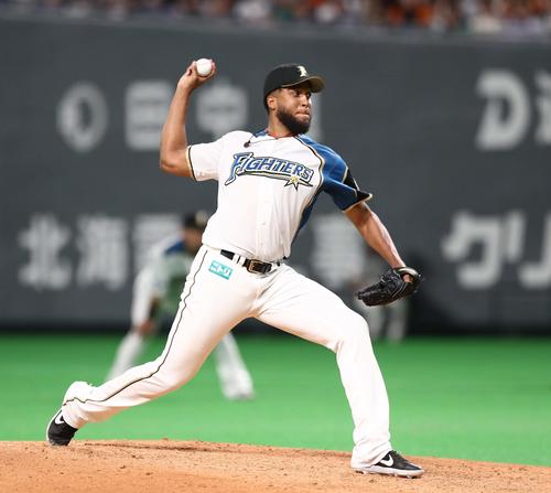 日本ハム対巨人　9回に登板のロドリゲス（撮影・黒川智章）