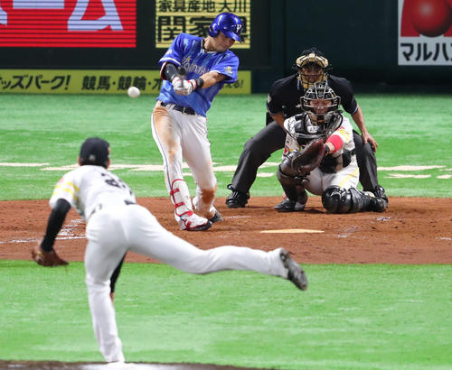 ソフトバンク対DeNA　5回表DeNA2死、神里は右前安打を放つ（撮影・梅根麻紀）