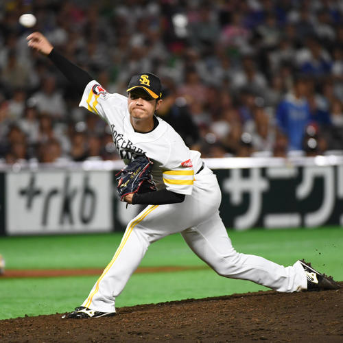 ソフトバンク対DeNA　9回を抑えた甲斐野（撮影・今浪浩三）　