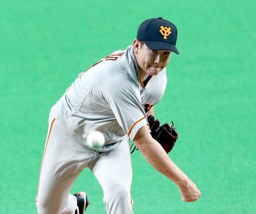 日本ハム対巨人　巨人先発の菅野（撮影・黒川智章）