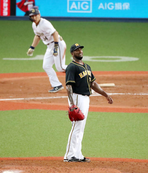 5回裏オリックス2死一、三塁、ガルシアは吉田正に左前適時打を打たれ失点する（撮影・加藤哉）