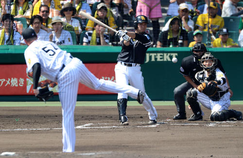 16年6月、阪神メッセンジャーから中前打を放つ千賀