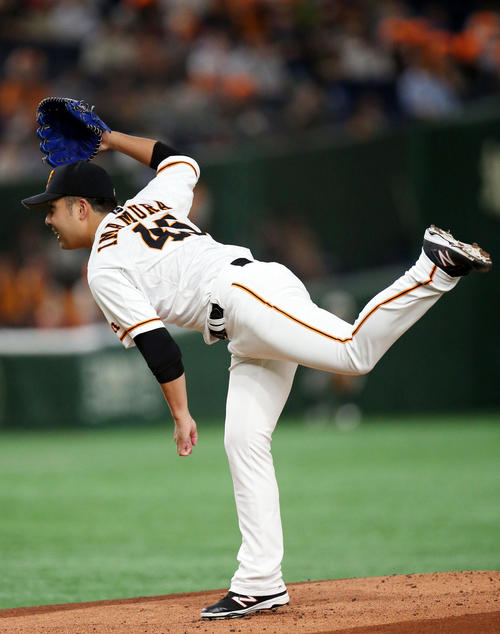 巨人対オリックス　巨人先発の今村（撮影・狩俣裕三）
