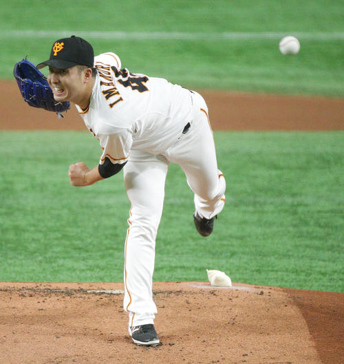 巨人対オリックス　先発で登板し力投する巨人今村（撮影・中島郁夫）
