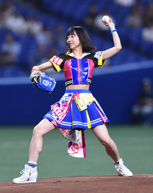中日対西武　始球式を行ったSKE48の日高優月（撮影・森本幸一）