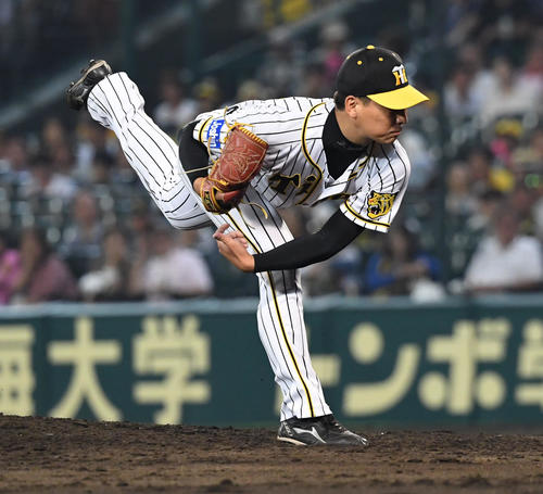 5回から登板した岩崎（撮影・奥田泰也）