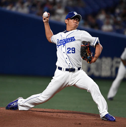 中日対西武　6回途中2失点と好投する中日先発の山井（撮影・前岡正明）