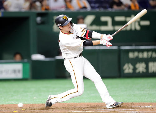 巨人対ソフトバンク　9回裏巨人1死、坂本勇は空振り三振で5打席連続三振となる（撮影・浅見桂子