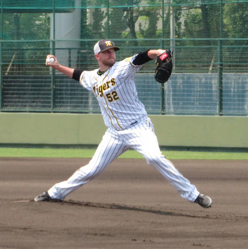 シート打撃に登板した阪神ジョンソン（撮影・磯綾乃）
