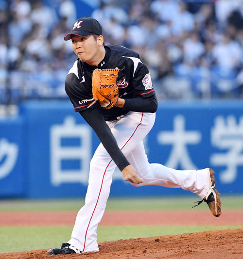 ヤクルト対ロッテ　ロッテ先発で力投する二木（撮影・滝沢徹郎）