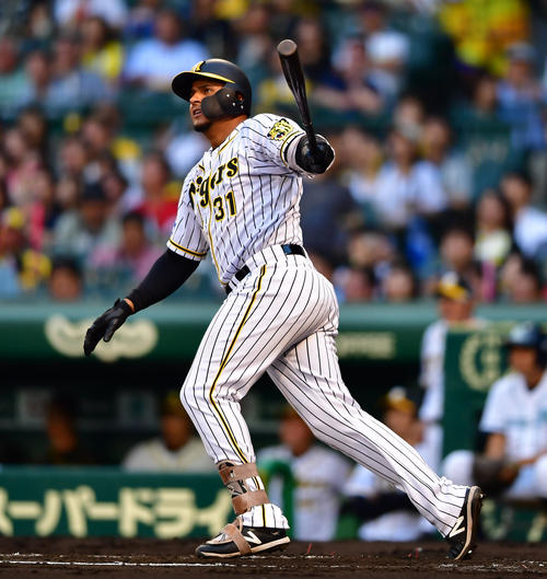 阪神対西武　1回裏阪神2死一塁、勝ち越しとなる左越え適時二塁打を放つマルテ（撮影・清水貴仁）