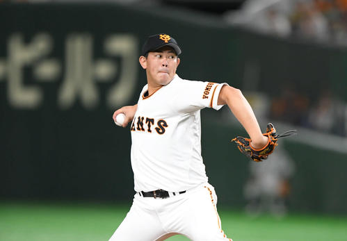 力投する巨人先発の山口（撮影・加藤諒）