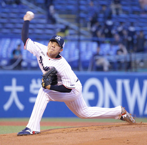ヤクルト対オリックス　先発で登板し力投するヤクルト清水（撮影・中島郁夫）