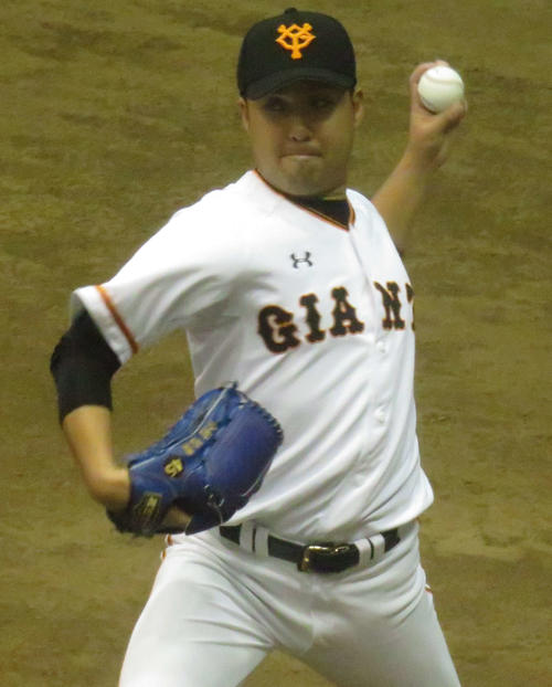 ブルペン投球を行った巨人今村（撮影・桑原幹久）