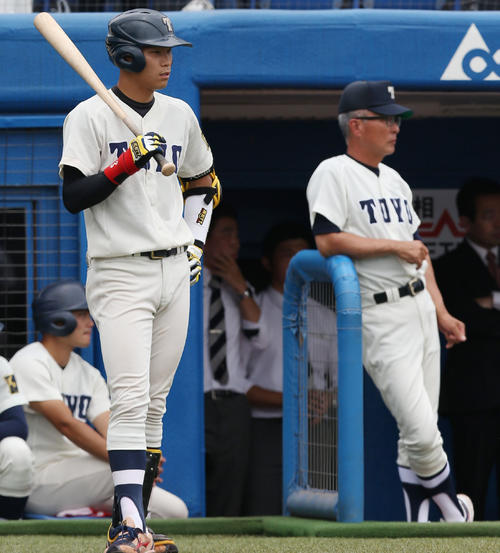 中川圭太（左）と杉本泰彦監督（2018年5月29日撮影）