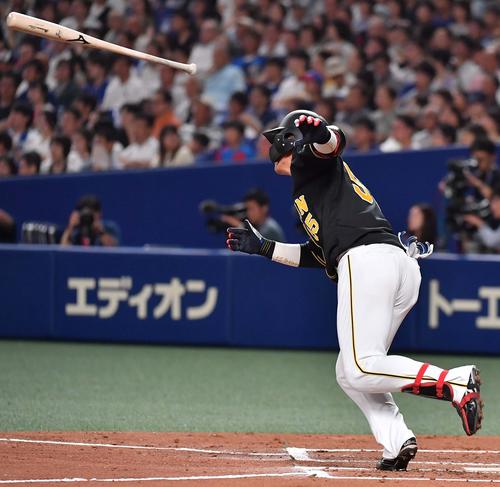 中日対阪神　2回表阪神2死、右前安打を放つ陽川尚将（撮影・上田博志）