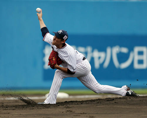 ヤクルト対巨人　ヤクルト先発の高梨（撮影・狩俣裕三）