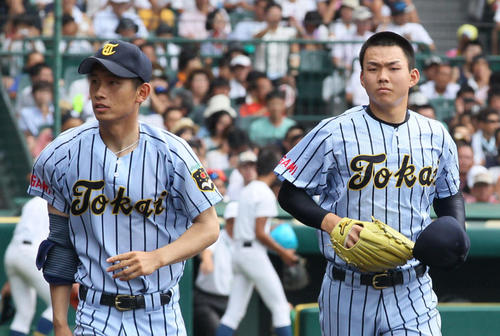 東海大相模時代の吉田凌（左）と小笠原
