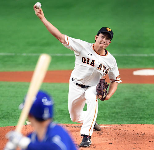 巨人対中日　巨人の先発菅野（撮影・たえ見朱実）