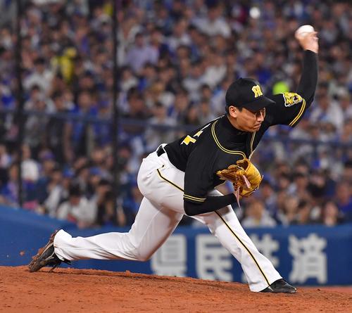 DeNA対阪神　阪神2番手の岩崎優（撮影・上田博志）