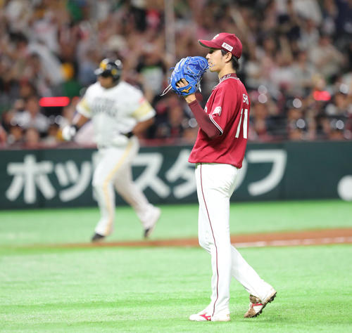 7回裏1死満塁、ソフトバンク・デスパイネに満塁本塁打を浴びた楽天岸（撮影・梅根麻紀）