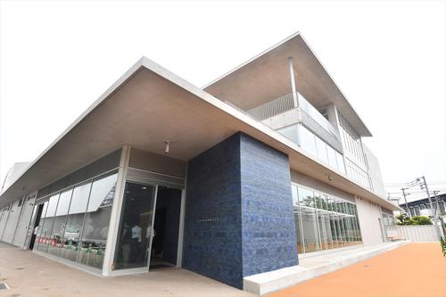 追浜公園内に新設された青星寮