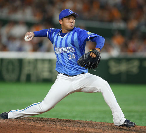 巨人対DeNA　力投するDeNA斎藤（撮影・中島郁夫）