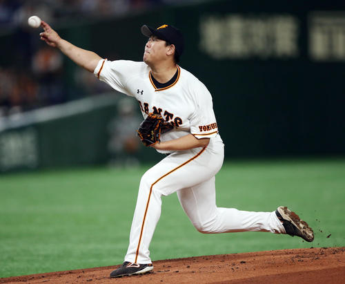 巨人対DeNA　巨人先発の山口（撮影・狩俣裕三）