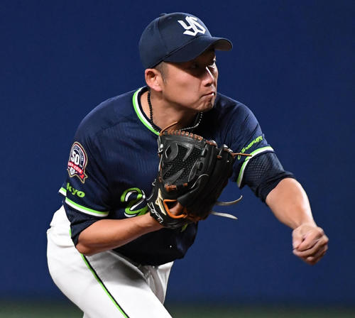 中日対ヤクルト　ヤクルト先発の石川（撮影・前岡正明）