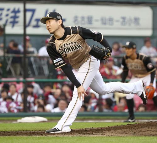 楽天対日本ハム　3回に登板の金子（撮影・黒川智章）