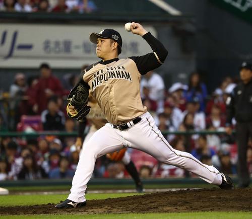 楽天対日本ハム　8回に登板の公文（撮影・黒川智章）