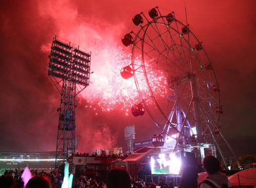 試合後の楽天生命パーク宮城では花火大会が開催された（撮影・足立雅史）
