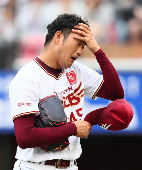 楽天対日本ハム　初回に2点を失い浮かない表情を見せる楽天菅原（撮影・足立雅史）