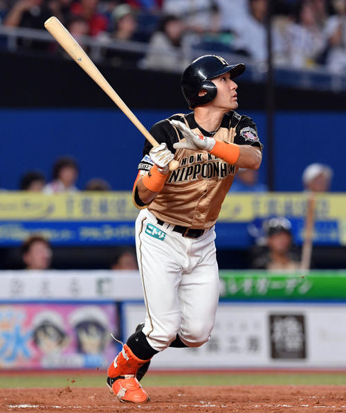 ロッテ対日本ハム　3回表日本ハム2死、杉谷は右越えソロ本塁打を放つ（撮影・滝沢徹郎）
