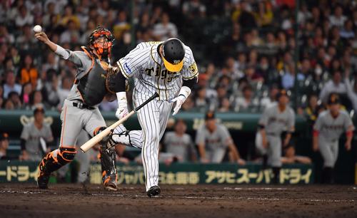 9回裏阪神2死一塁、三振に倒れる原口（撮影・上田博志）
