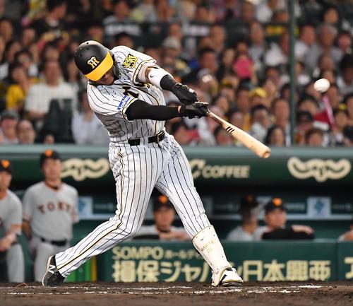 6回裏阪神1死二塁、マルテは右前適時打を放つ（撮影・上田博志）