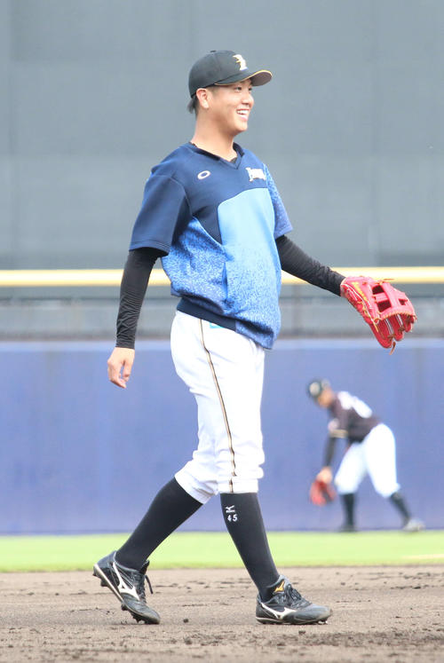 2軍の全体練習に参加した日本ハム平沼（撮影・木下大輔）